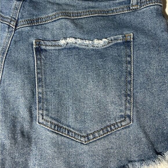 Rewash Fringe Hem High Rise Denim Shorts Size 29 - Picture 4 of 9